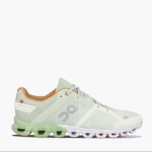 - ON CLOUD Cloudflow Aloe/ white Women’s Running shoes 8